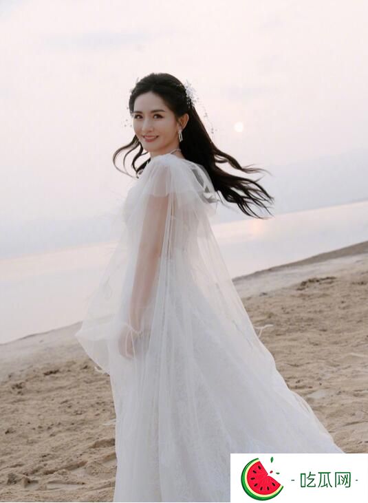 謝娜曬照慶祝44歲生日 感謝媽媽那年生下自己