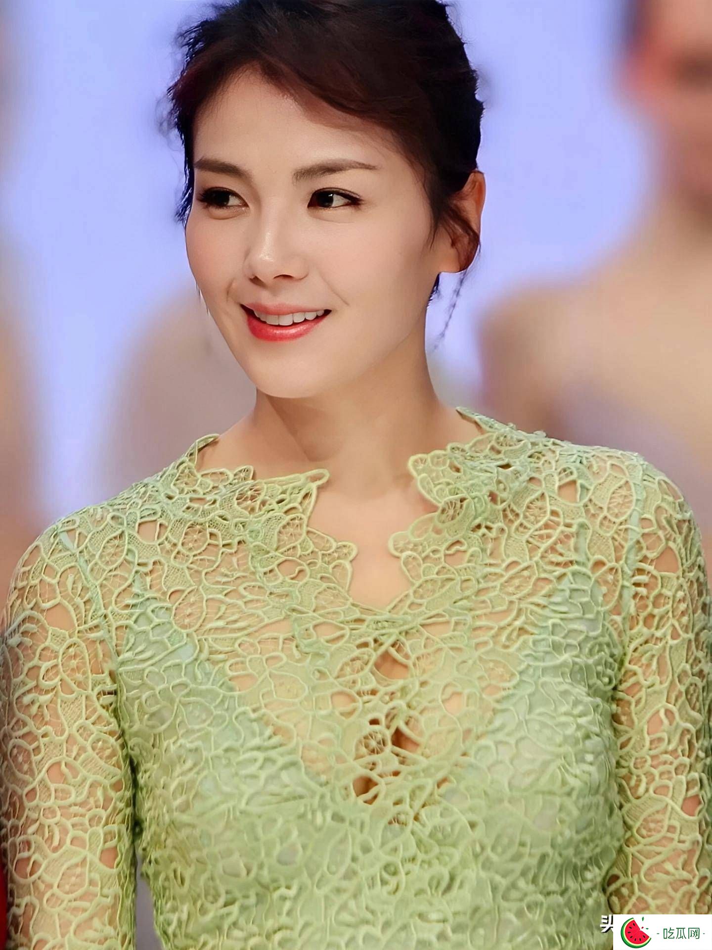 歲月成就美麗韻，年齡無礙風采增，細數迷人女星魅力